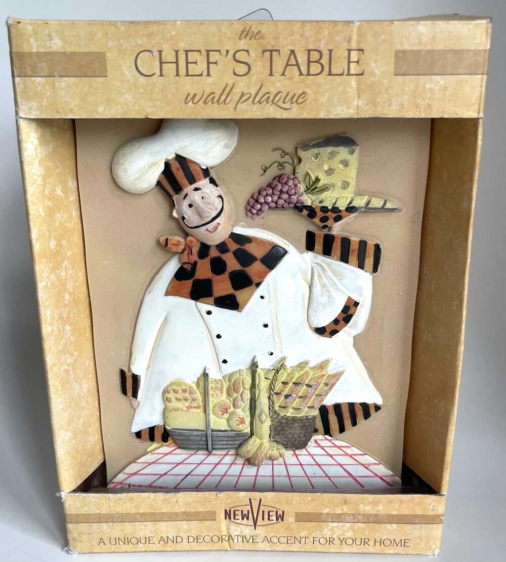 New View The Chef's Table Bread Chef Wall Plaque Resin Decor